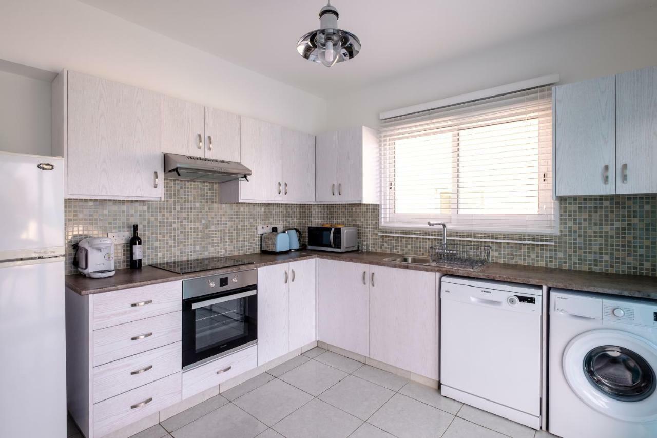 Appartamento The Coral Penthouse Larnaca Esterno foto