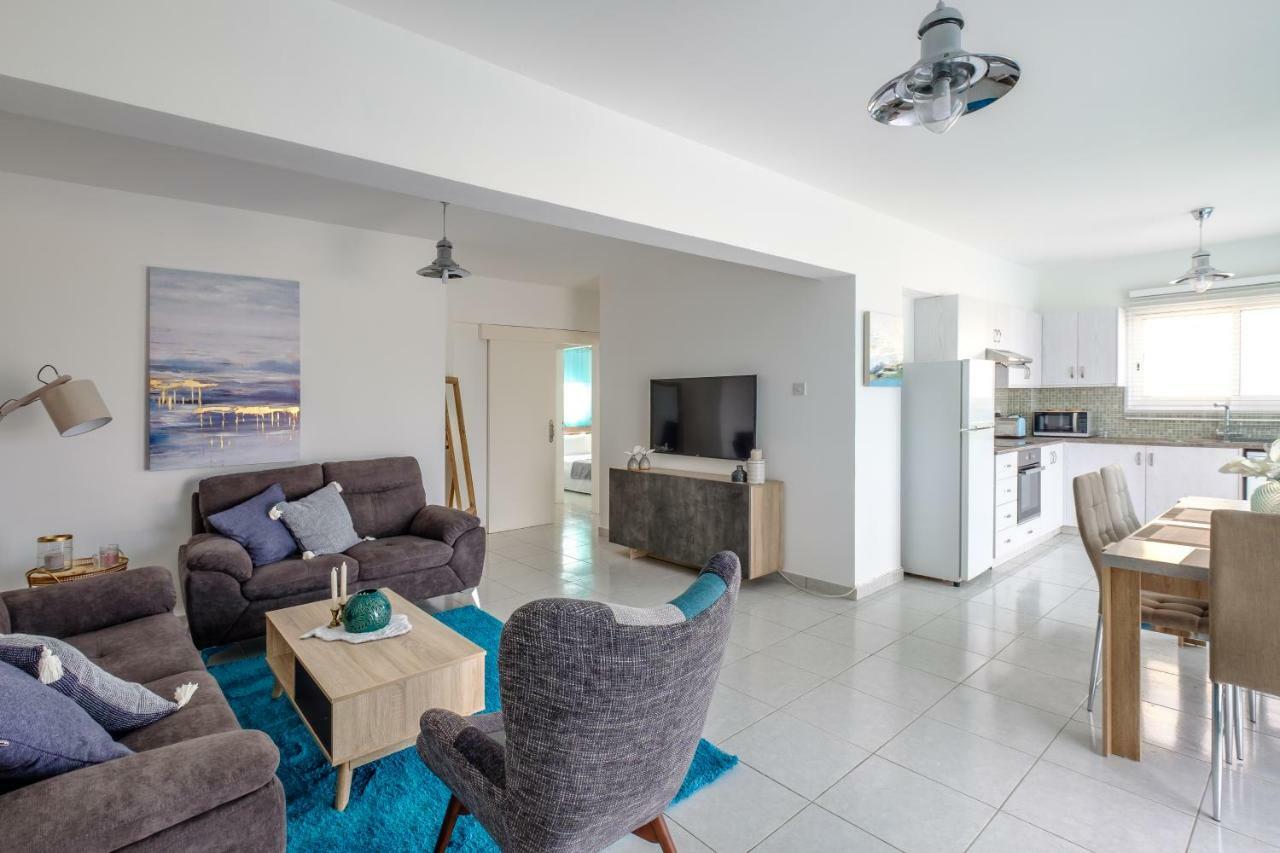 Appartamento The Coral Penthouse Larnaca Esterno foto