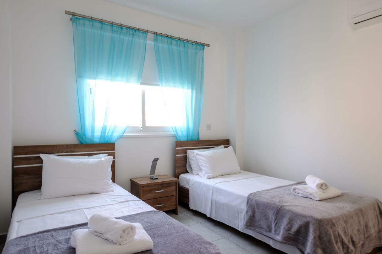 Appartamento The Coral Penthouse Larnaca Esterno foto